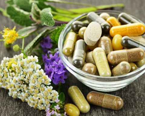 Диетологи-назвали-добавки,-которые-нельзя-принимать-при-мигренях