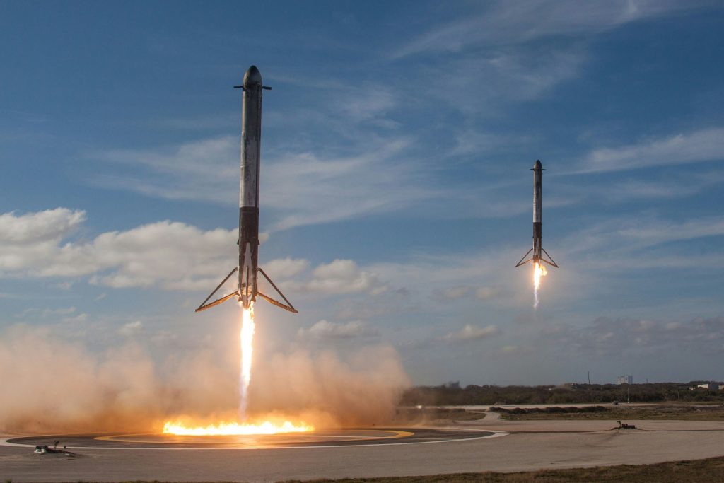 “spacex”-yyldyzlar-super-agyr-tizleyji-gaytadan-ulanar