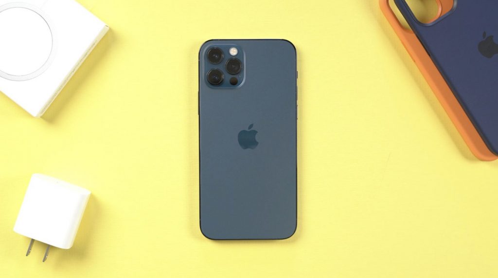 apple-выпустила-обновление-для-ios-18.4-с-усиленной-защитой-и-улучшениями-ИИ