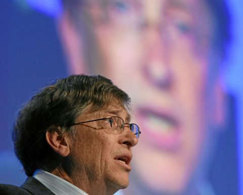 Билл-Гейтс-показал-50-летний-программный-код,-написанный-для-microsoft