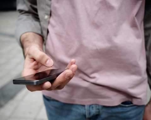 Россиянам-рассказали-о-заражённых-ссылках-в-СМС-с-неизвестных-номеров