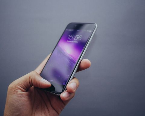 Эксперт-назвал-действия-в-случае-взлома-смартфона-мошенниками