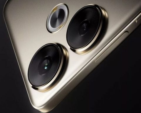 Запуск-redmi-turbo-4-pro-отложили-из-за-аварии-с электромобилем-xiaomi