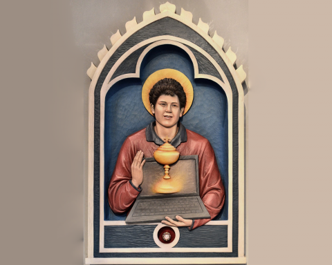 Ватикан-потребовал-прекратить-продавать-мощи-святого-геймера