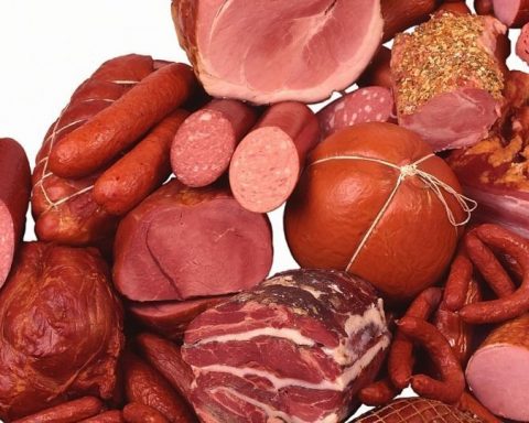 Обработанное-мясо-оказалось-вредным-для-уровня-холестерина-в крови