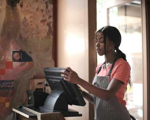 Фоновая-музыка-оказалась-важна-для-продуктивности-на работе