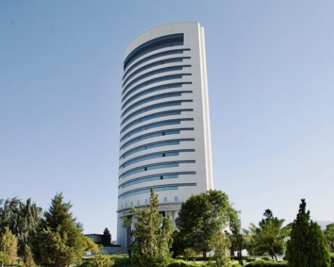 sisenbe-guni,-birza-sowdalarynda-oba-hojalyk-we-yenil-senagatynyn-onumleri-satyldy