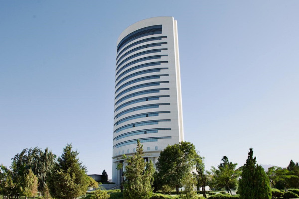 sisenbe-guni,-birza-sowdalarynda-oba-hojalyk-we-yenil-senagatynyn-onumleri-satyldy