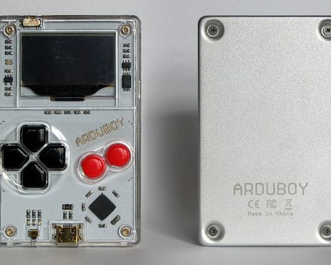 Мини-консоль-arduboy-не переживет-тарифов-Трампа,-жалуется-создатель