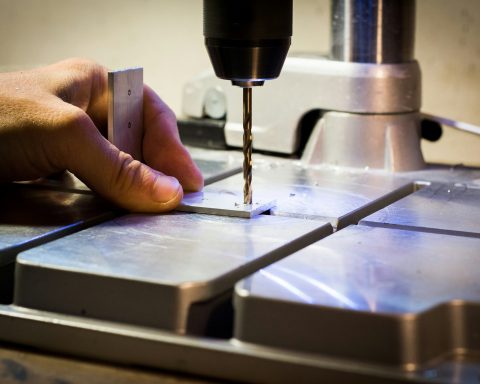 Учёные-ПНИПУ-нашли-способ-предсказывать-свойства-металлических-деталей