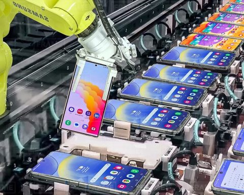 Инсайдеры:-следующий-смартфон-samsung-будет-произведён-в-Индии