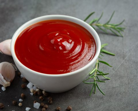 Врач-предупредила-о-вреде-для-организма-смеси-кетчупа-и-майонеза