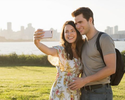 Цифра-дня:-сколько-россиян-хранят-«неловкие»-фото-в облачном-хранилище?