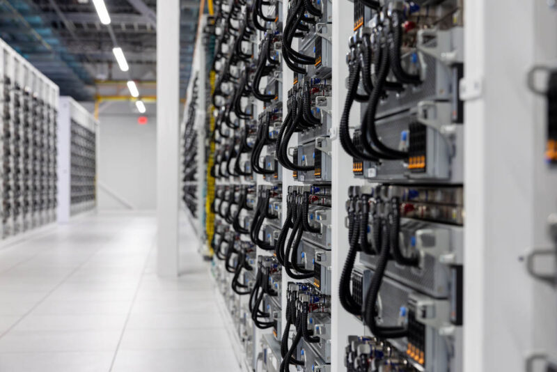 Стартап-Маска-обвинили-в-нелегальном-использовании-генераторов-для-питания-суперкомпьютера