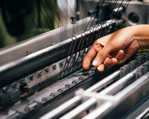 В-России-разработан-новый-способ-проверки-качества-ткани-на-производстве