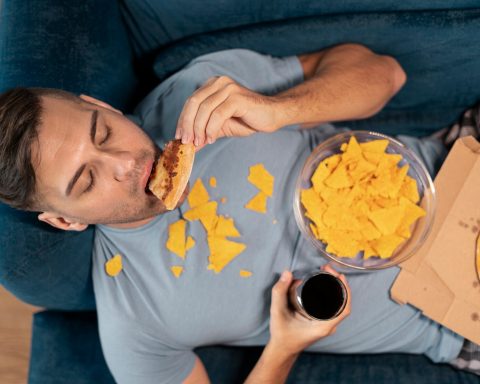 Пищевая-кома:-врач-объяснил,-что-это-и-почему-не-нужно-есть-раз-в-день