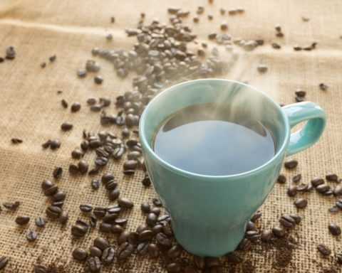 Диетолог-опровергла-меньшую-полезность-растворимого-кофе-по-сравнению-с-натуральным