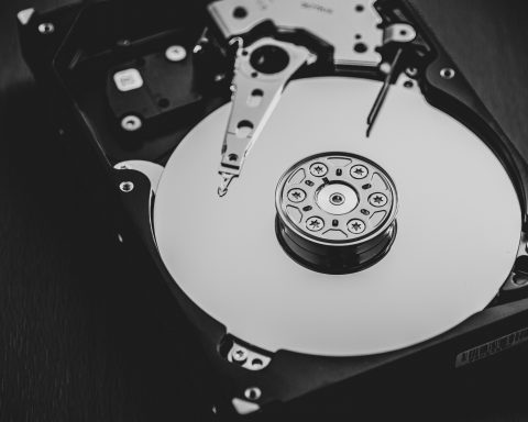 seagate-заявила,-что-жесткие-диски-экологичнее-ssd