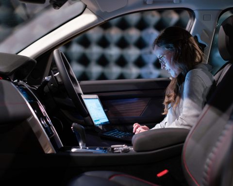 В-2027-году-на-российских-дорогах-начнут-ездить-беспилотные-авто