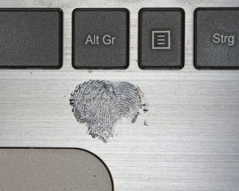 Эксперт-МТС-рассказал-о-росте-числа-фейковых-аккаунтов