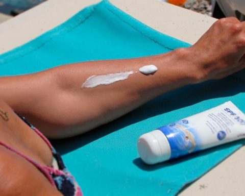 Экономия-на-количестве-и-другие-ошибки-при-использовании-солнцезащитного-крема