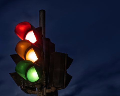 В-2ГИС-появятся-отметки-о-сигналах-светофоров-на-маршруте