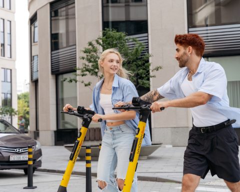 whoosh-ввел-кэшбэк-за-спокойную-езду-на-электросамокатах