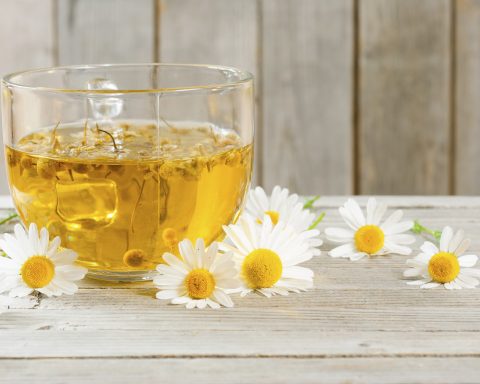 Ромашковый-и-другие-виды-чая,-которые-естественным-образом-снимают-тревогу-и-стресс