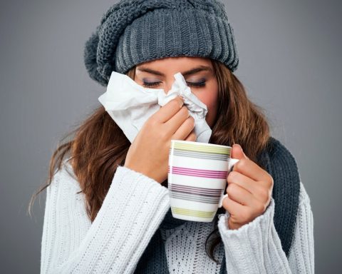 Ослабленный-иммунитет-и-путешествия-назвали-причиной-активности-гриппа-в-несезон