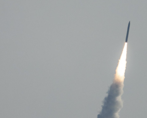 Видимо,-США-возобновили-регулярные-запуски-военных-ракет-с-мыса-Канаверал