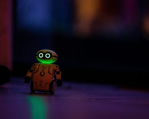 Российские-учёные-разработали-робота-для-работы-с-детьми-с-аутизмом