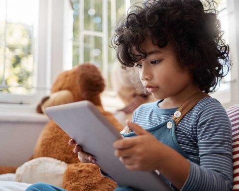 Выбор-качественного-контента-и-другие-способы-сделать-время-ребёнка-перед-экраном-полезным