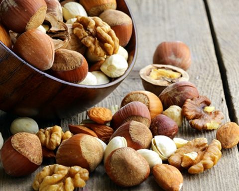 Орехи-и-другие-“плохие”-продукты,-которые-снижают-риск-возникновения-инсульта