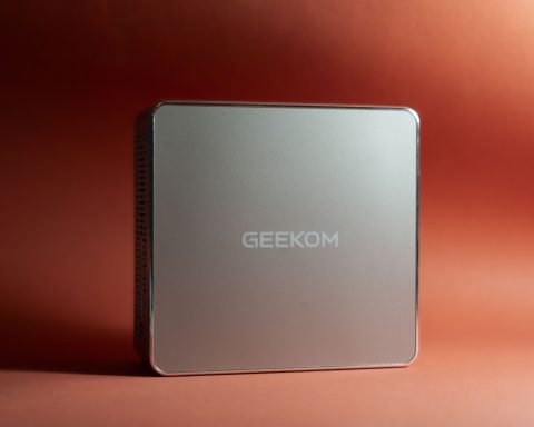 Бодрый-и-качественный-мини-ПК-для-интернета,-фильмов,-музыки-и-office