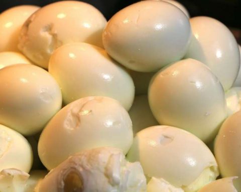 Диетолог-рассказал-о-лучшем-способе-очистки-варёного-яйца