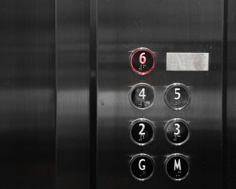 В-Новосибирске-нашли-способ-сделать-лифты-безопаснее