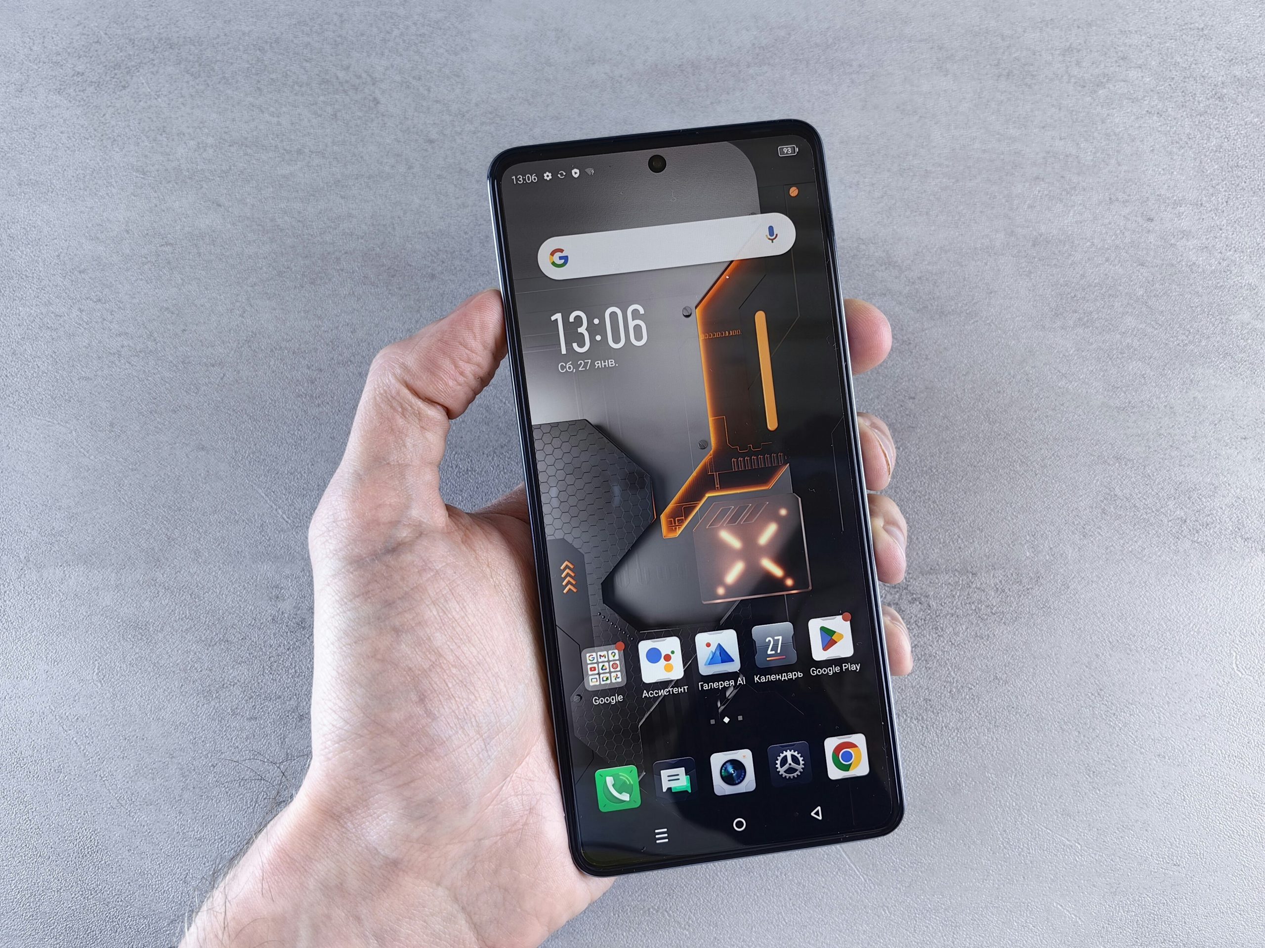 Россиянам-рассказали-о-скрытых-методах-списания-денег-через-смартфоны