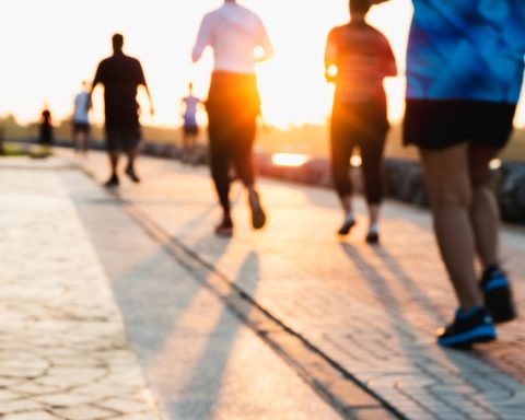 Ходьбу-назвали-лучшей-ежедневной-привычкой-для-сжигания-жира