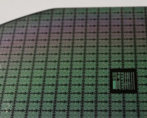 Производитель-процессоров-baikal-ввёз-в-России-85-тыс.-чипов