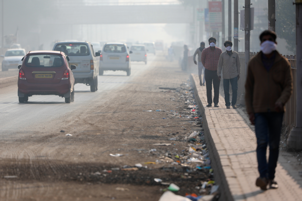 Эксперт-рассказал,-чем-опасны-выхлопные-газы-для-здоровья-людей-и-животных