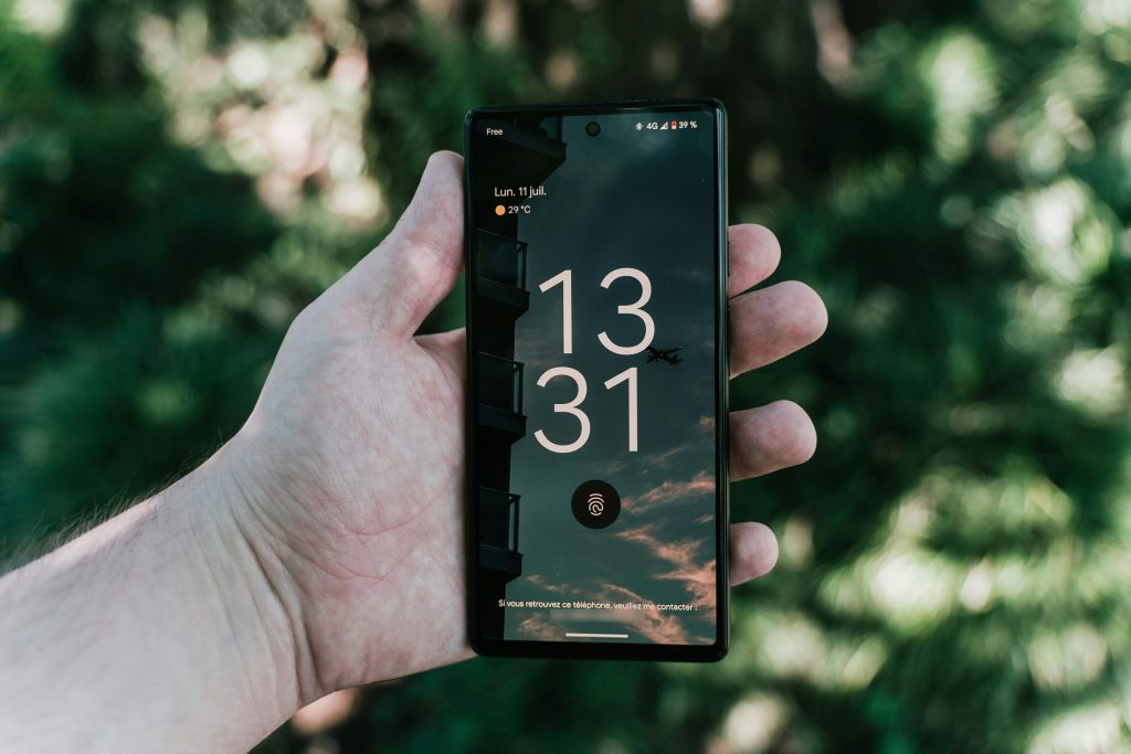 Эксперт-назвал-основные-способы-хакеров-получить-доступ-к-данным-на-смартфоне