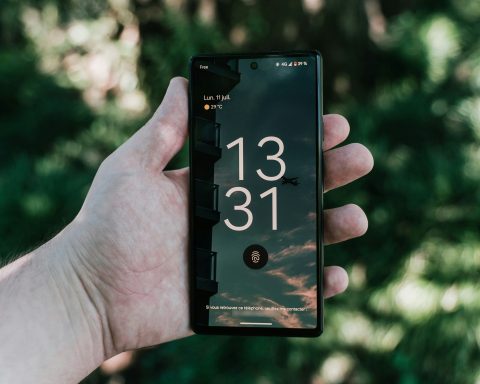 Эксперт-назвал-основные-способы-хакеров-получить-доступ-к-данным-на-смартфоне