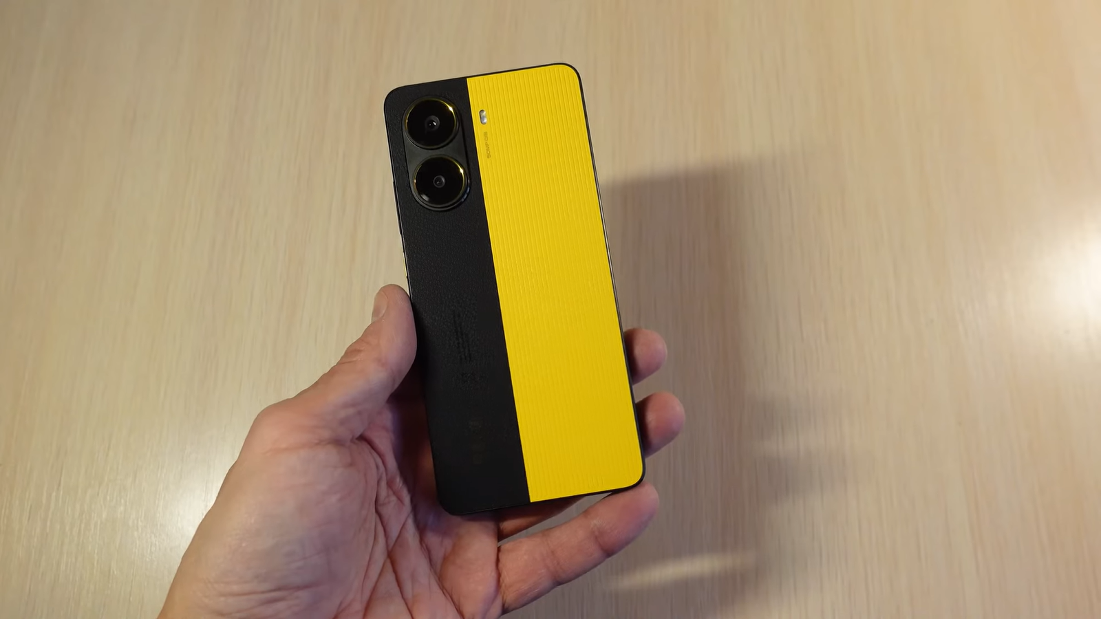 Обзорщик-сравнил-poco-x7-с-redmi-note-14-pro-5g-и-объяснил,-какой-лучше