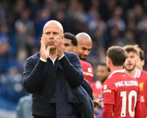 Арне-СЛОТ:-«Для-меня-неожиданно,-что-Ливерпуль-опережает-Челси-на-19-очков»