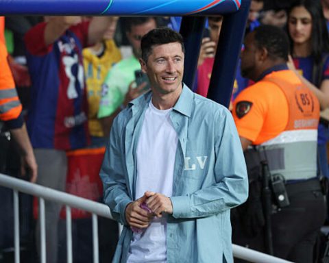 Левандовски-попал-в-заявку-Барселоны-на-второй-матч-с-Интером-в-ЛЧ