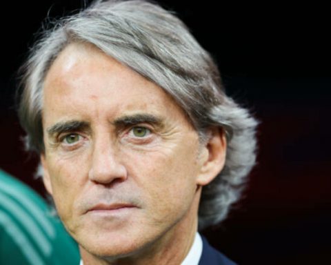 Именитого-тренера-заметили-на-матче-Болонья-–-Ювентус.-Он-выигрывал-ЧЕ-2020