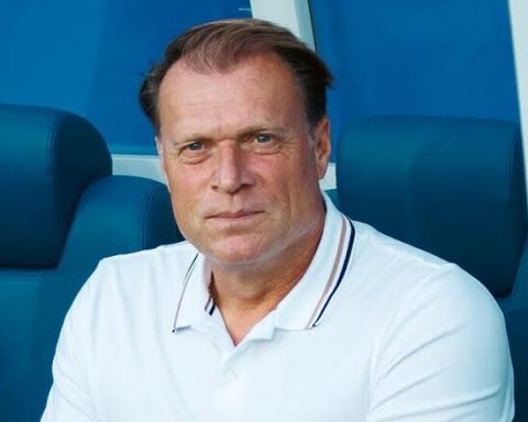 «Надо-на-игру-своей-команды-смотреть».-Эксперт-ответил-Патрику-Ван-Леувену