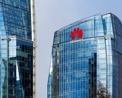 huawei-снизит-зависимость-от-импорта-с-новым-гигантским-заводом-чипов