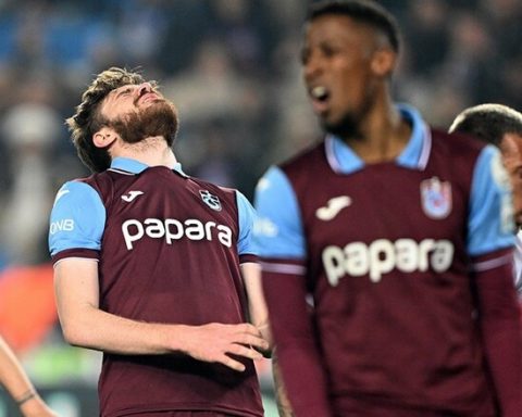 ВИДЕО-Автогол-от-украинца.-Игрок-Трабзонспора-срезал-мяч-в-свои-ворота