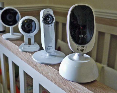 Эксперт-рассказала-о-киберугрозах-от-видеонянь